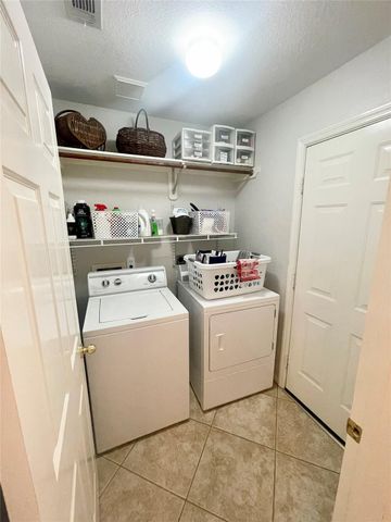 30 Steep Trail Place, Conroe, TX 77385