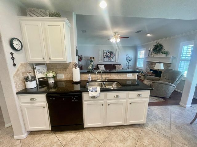 30 Steep Trail Place, Conroe, TX 77385