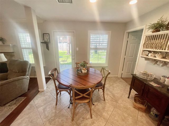 30 Steep Trail Place, Conroe, TX 77385