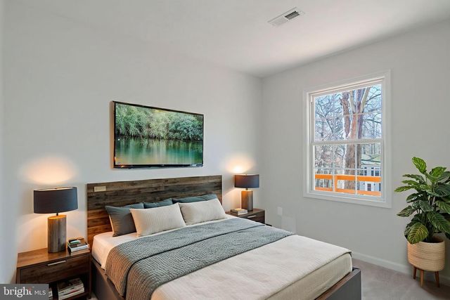 10 ROSEWOOD ST, Fredericksburg, VA 22405