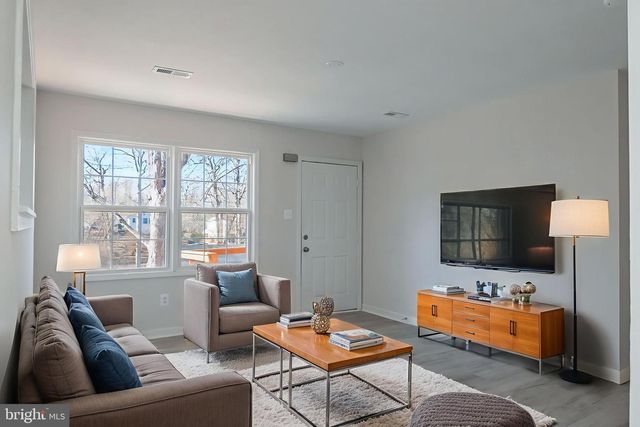 10 ROSEWOOD ST, Fredericksburg, VA 22405