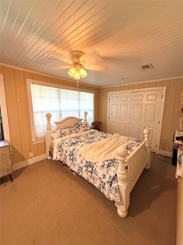 106 S Grace Street, Crockett, TX 75835
