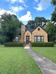 106 S Grace Street, Crockett, TX 75835