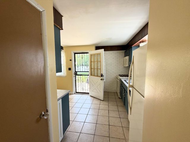 2207 Genessee Avenue, Columbus, OH 43211