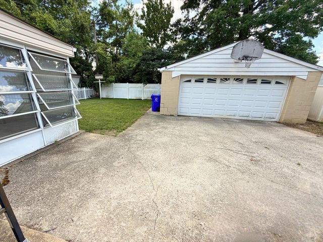2207 Genessee Avenue, Columbus, OH 43211