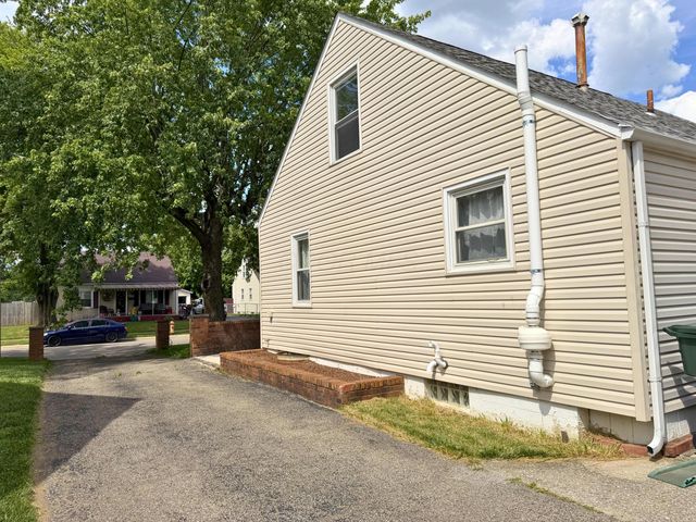 2207 Genessee Avenue, Columbus, OH 43211