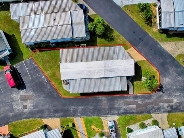 211 RUE DE PARESSE, Tavares, FL 32778