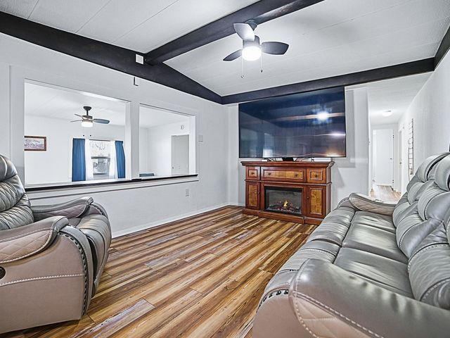 211 RUE DE PARESSE, Tavares, FL 32778