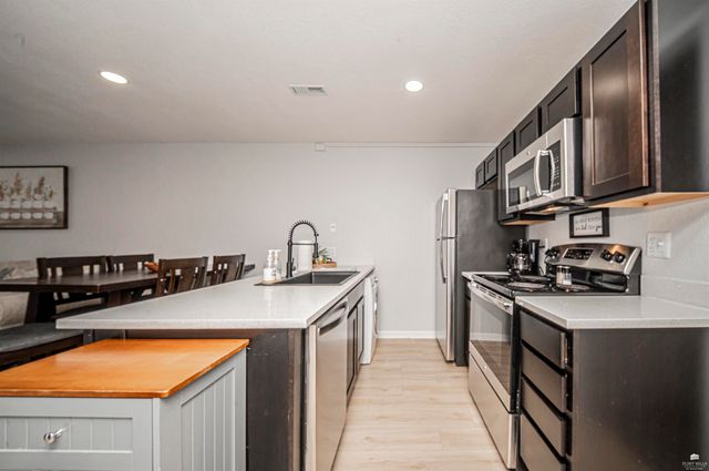 2430 Greenbriar Drive Unit D, Manhattan, KS 66502