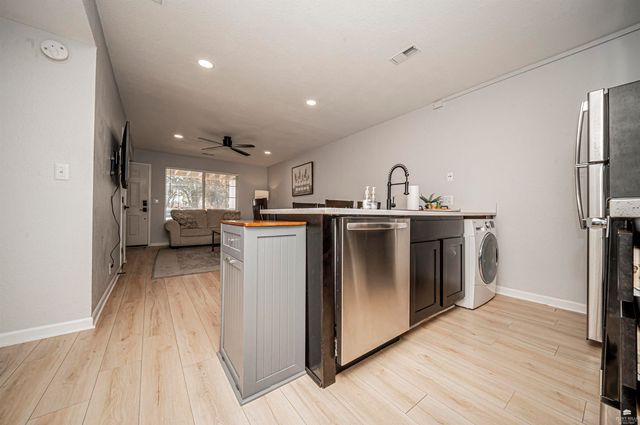 2430 Greenbriar Drive Unit D, Manhattan, KS 66502