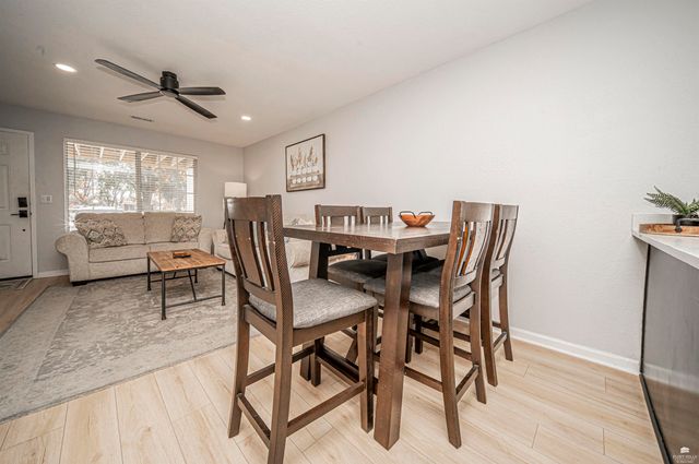 2430 Greenbriar Drive Unit D, Manhattan, KS 66502