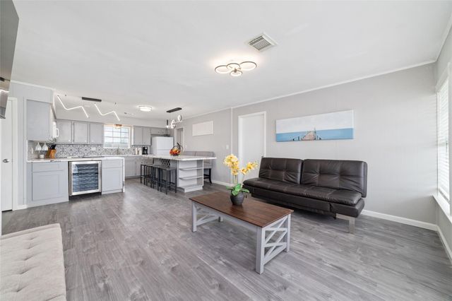 610 Seashell Drive, Freeport, TX 77541