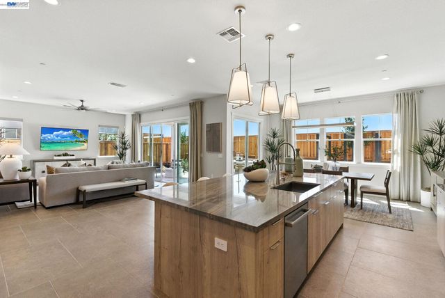 1589 Strathaven Place, Brentwood, CA 94513