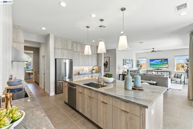 1589 Strathaven Place, Brentwood, CA 94513