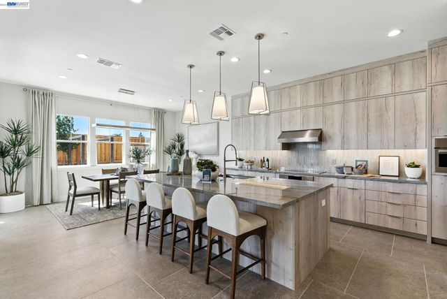 1589 Strathaven Place, Brentwood, CA 94513