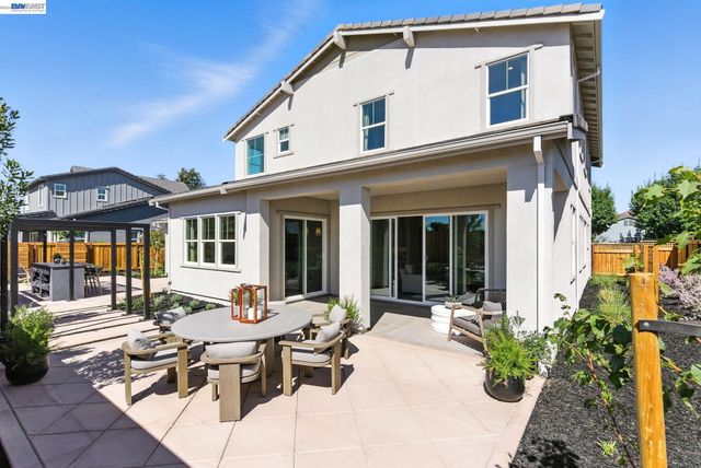 1589 Strathaven Place, Brentwood, CA 94513