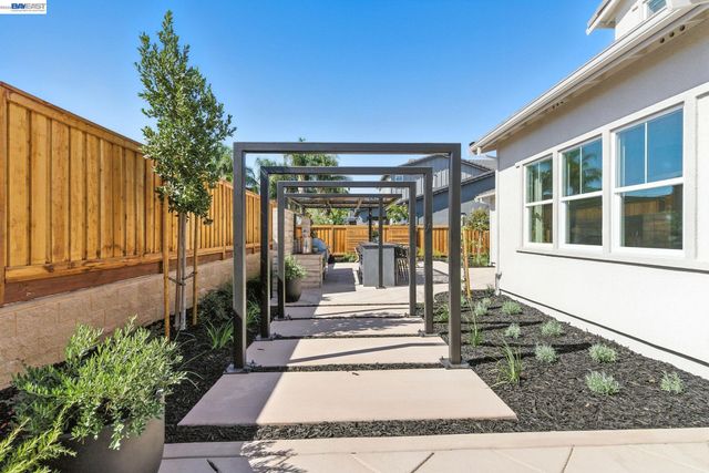 1589 Strathaven Place, Brentwood, CA 94513