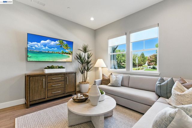 1589 Strathaven Place, Brentwood, CA 94513