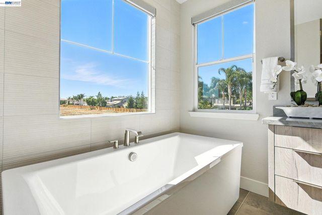 1589 Strathaven Place, Brentwood, CA 94513