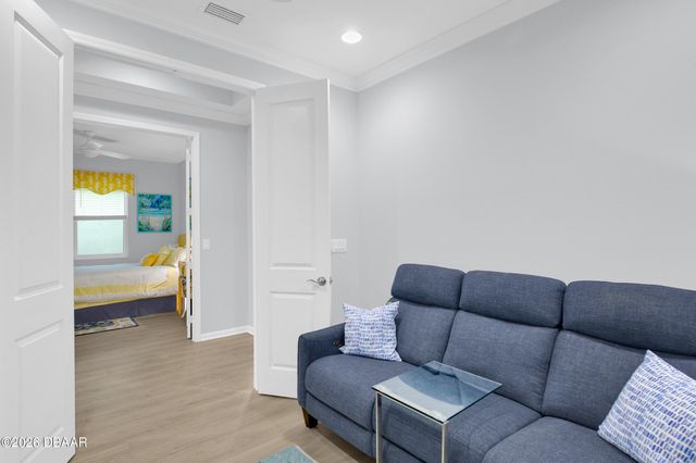 246 Hang Loose Way, Daytona Beach, FL 32124