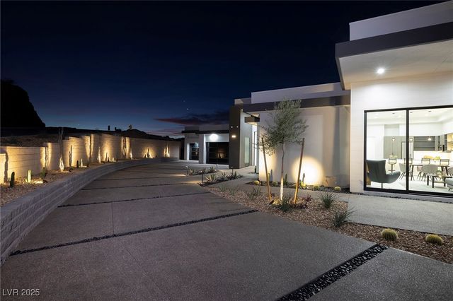 563 Grand Rim Drive, Henderson, NV 89012