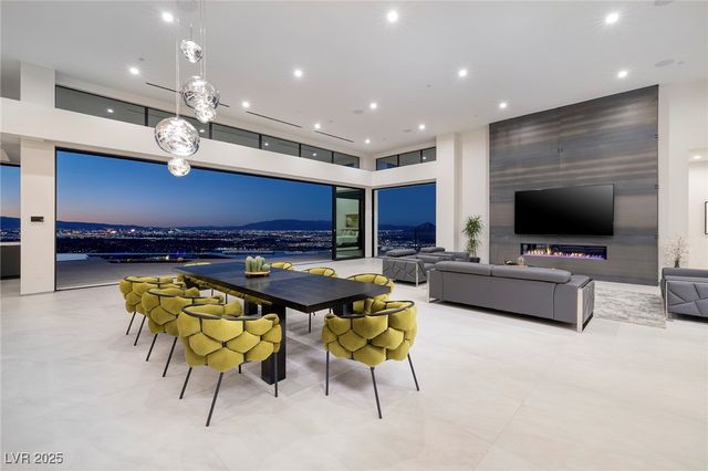 563 Grand Rim Drive, Henderson, NV 89012