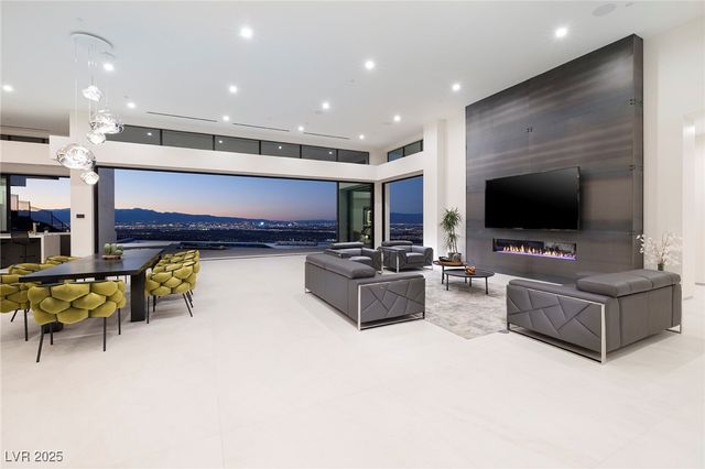 563 Grand Rim Drive, Henderson, NV 89012