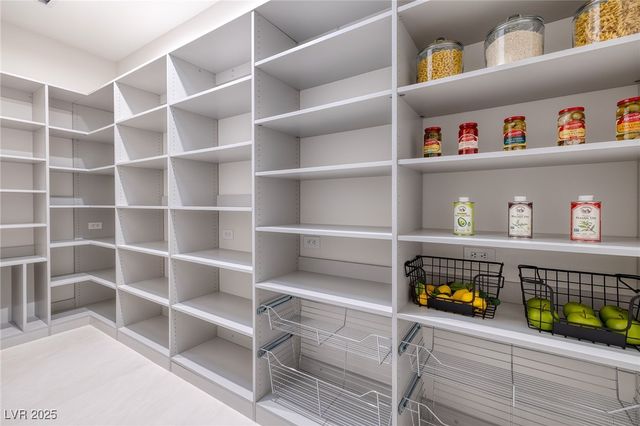 563 Grand Rim Drive, Henderson, NV 89012