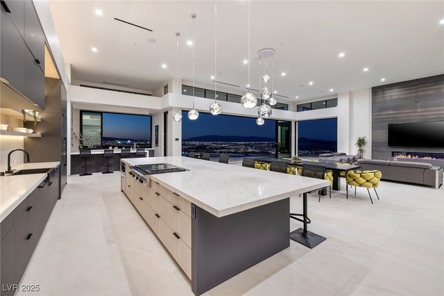 563 Grand Rim Drive, Henderson, NV 89012