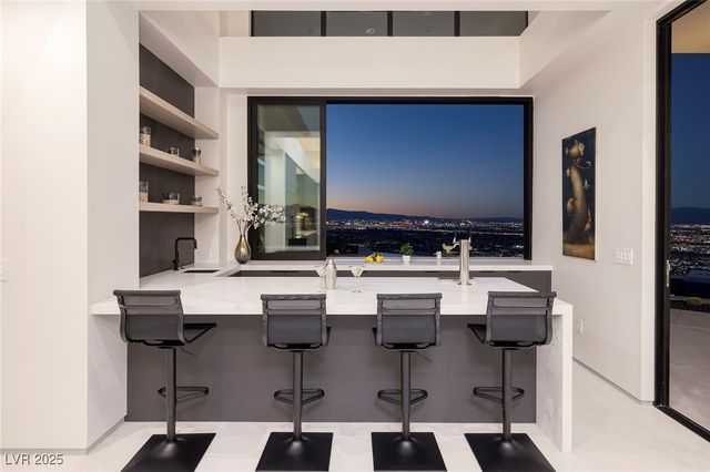 563 Grand Rim Drive, Henderson, NV 89012