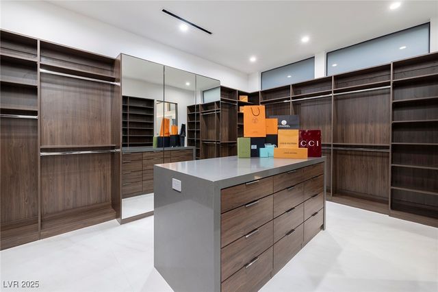 563 Grand Rim Drive, Henderson, NV 89012