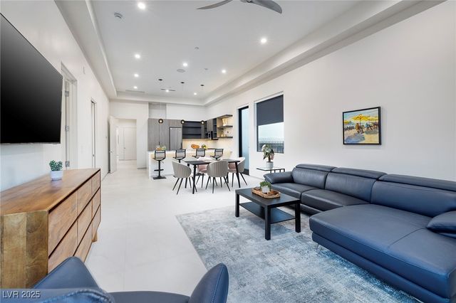 563 Grand Rim Drive, Henderson, NV 89012