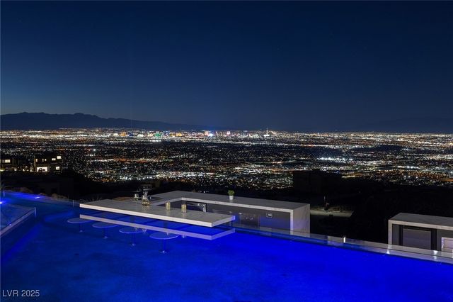 563 Grand Rim Drive, Henderson, NV 89012