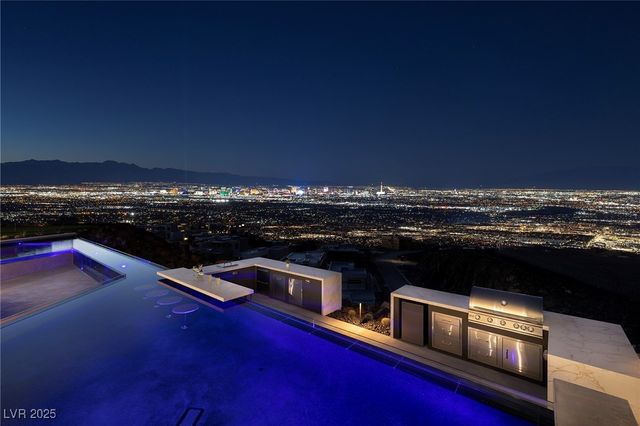 563 Grand Rim Drive, Henderson, NV 89012