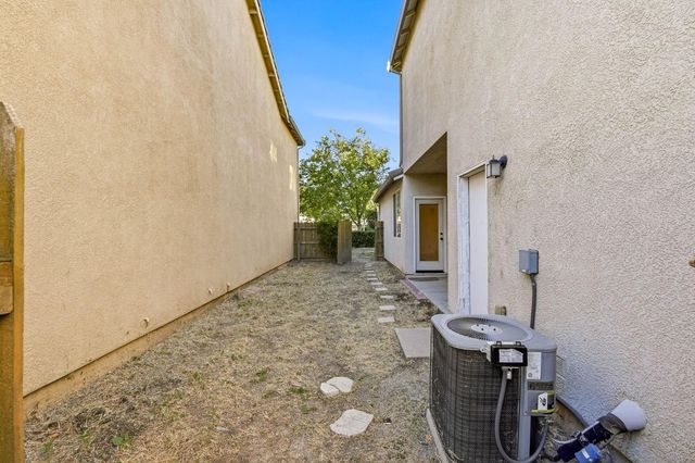 1949 Linden Rd, West Sacramento, CA 95691