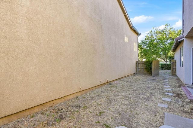 1949 Linden Rd, West Sacramento, CA 95691