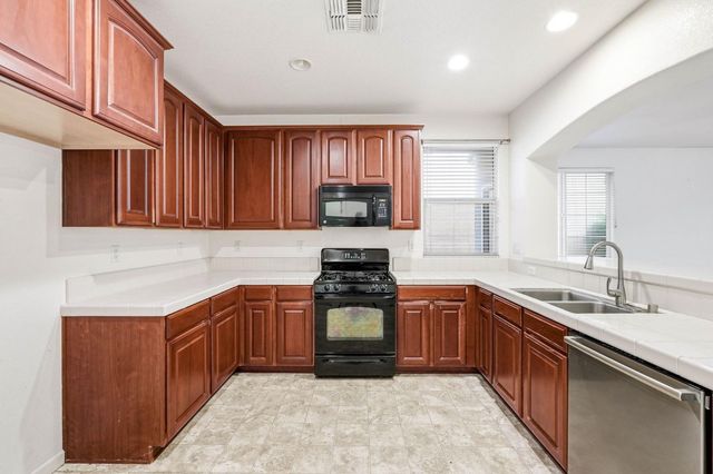 1949 Linden Rd, West Sacramento, CA 95691