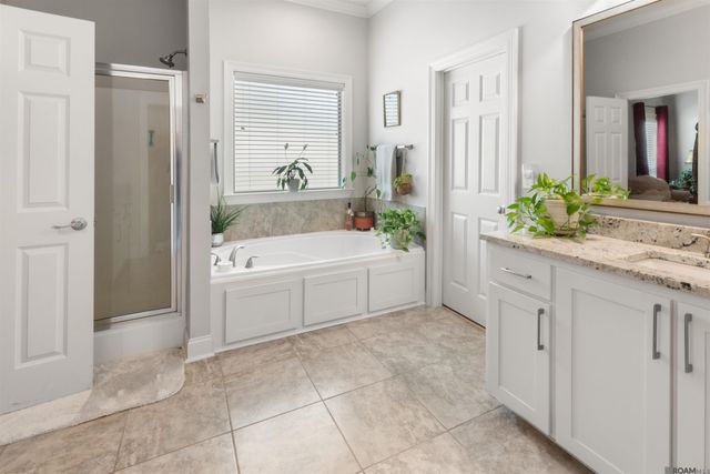 12452 Grand Villa Ct, Baton Rouge, LA 70817