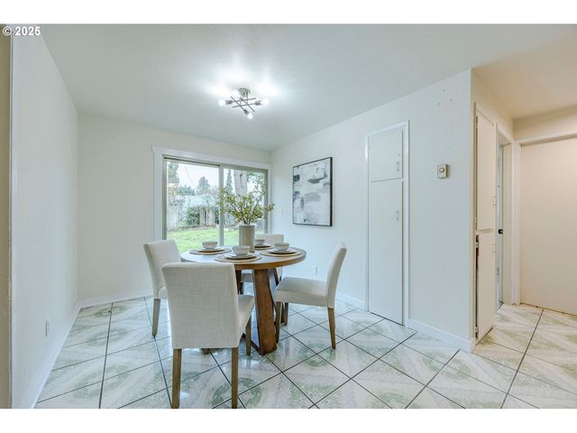 5982 G St, Springfield, OR 97478