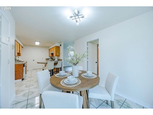 5982 G St, Springfield, OR 97478