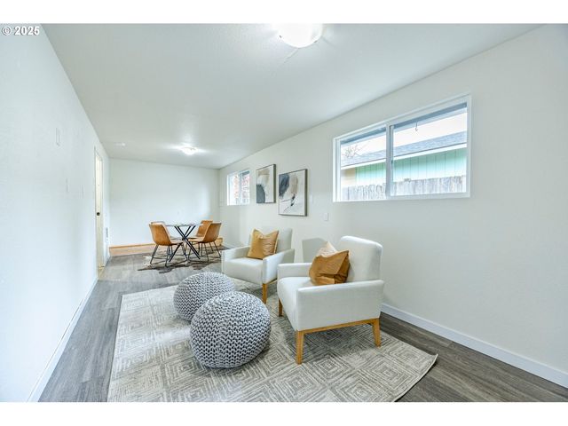 5982 G St, Springfield, OR 97478