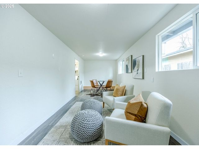 5982 G St, Springfield, OR 97478