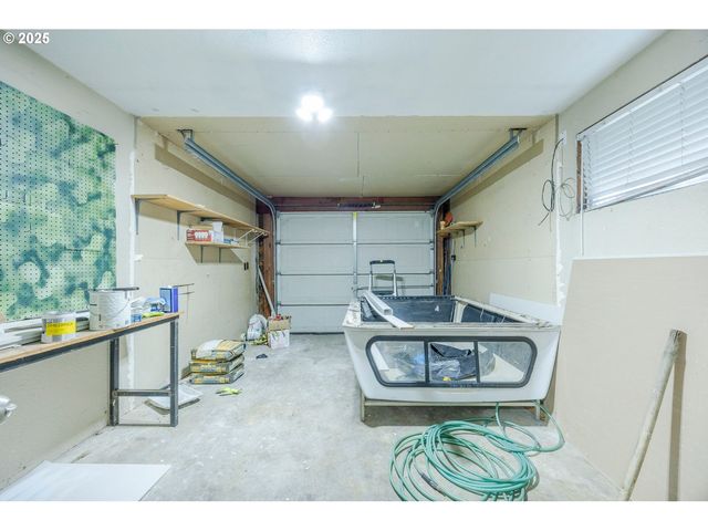 5982 G St, Springfield, OR 97478