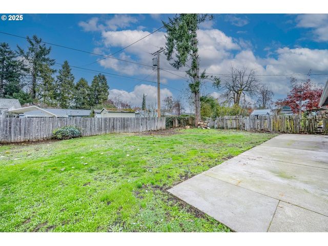 5982 G St, Springfield, OR 97478