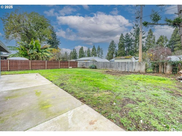 5982 G St, Springfield, OR 97478