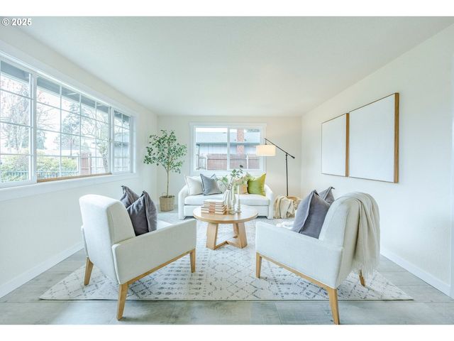 5982 G St, Springfield, OR 97478