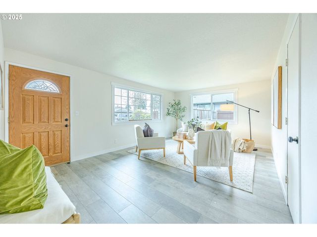 5982 G St, Springfield, OR 97478