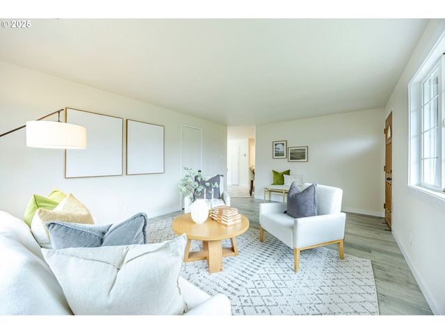 5982 G St, Springfield, OR 97478