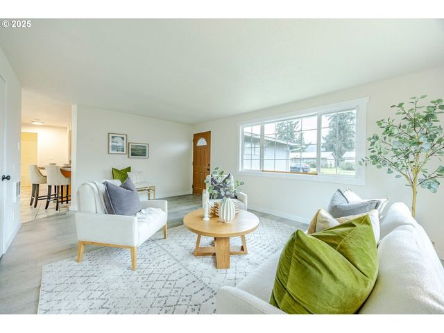 5982 G St, Springfield, OR 97478