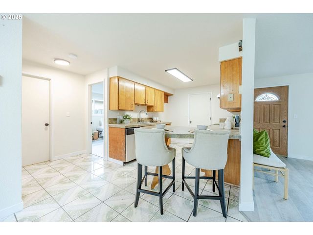 5982 G St, Springfield, OR 97478